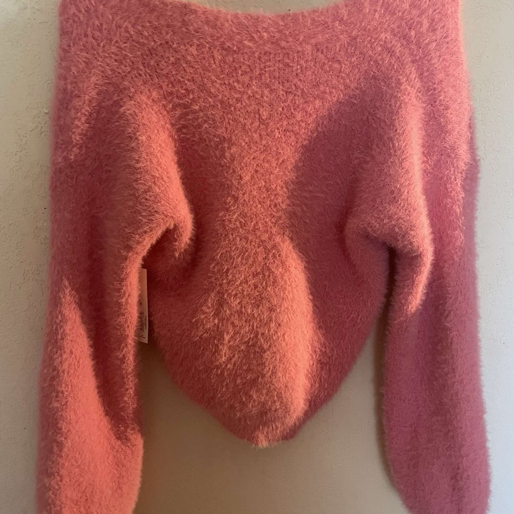 Pink sweater - Picture 2 of 2